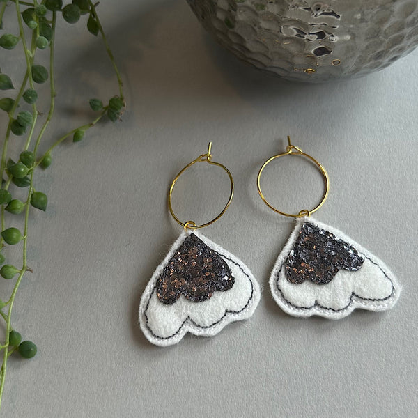 Glitter Scallop embroidered earrings